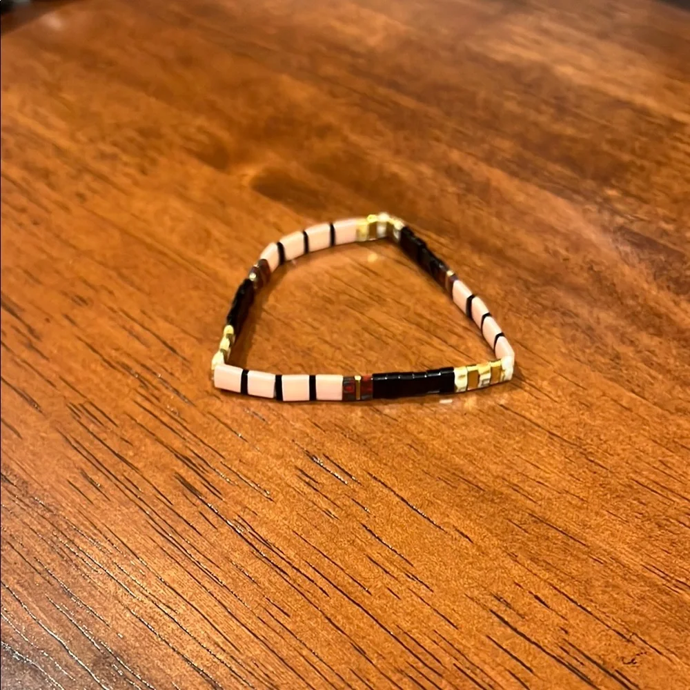 Elegant Black,‎ Pink and Gold Bracelet